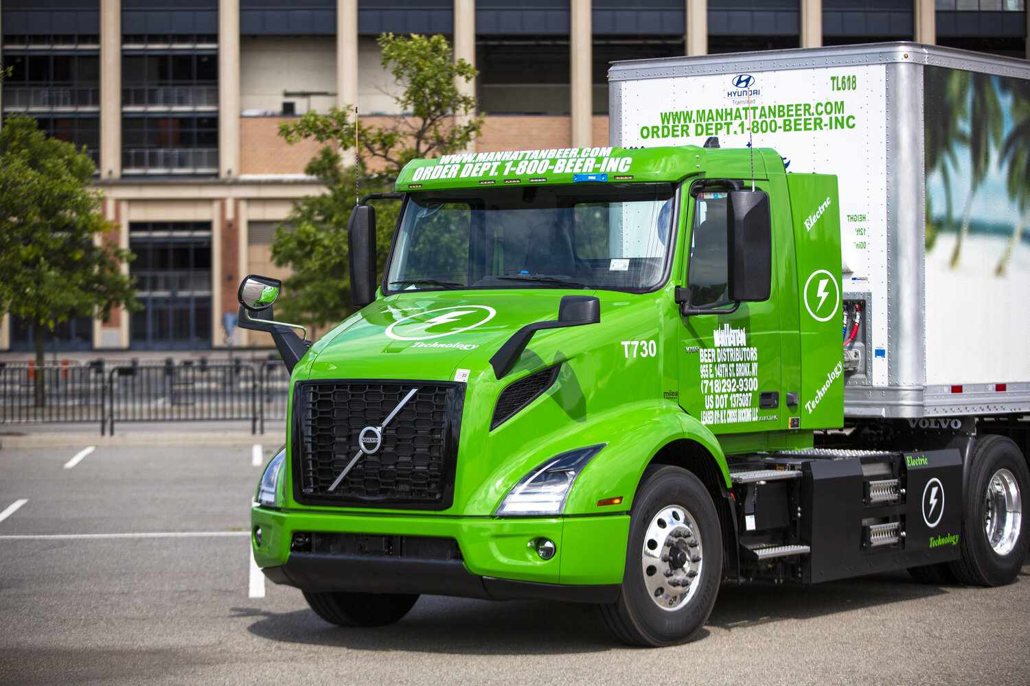 volvotruckfront-07b5740f850246f3890eecfe86d3db22